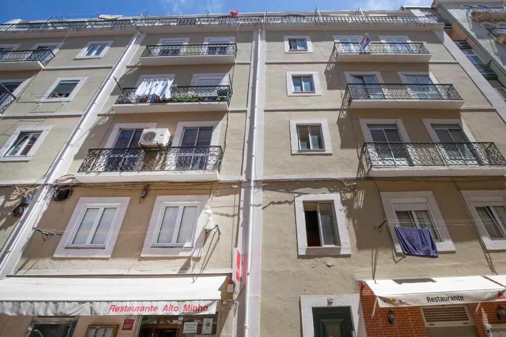 Santa Marta Cozy Apt W/ Ac Lisboa Kültér fotó